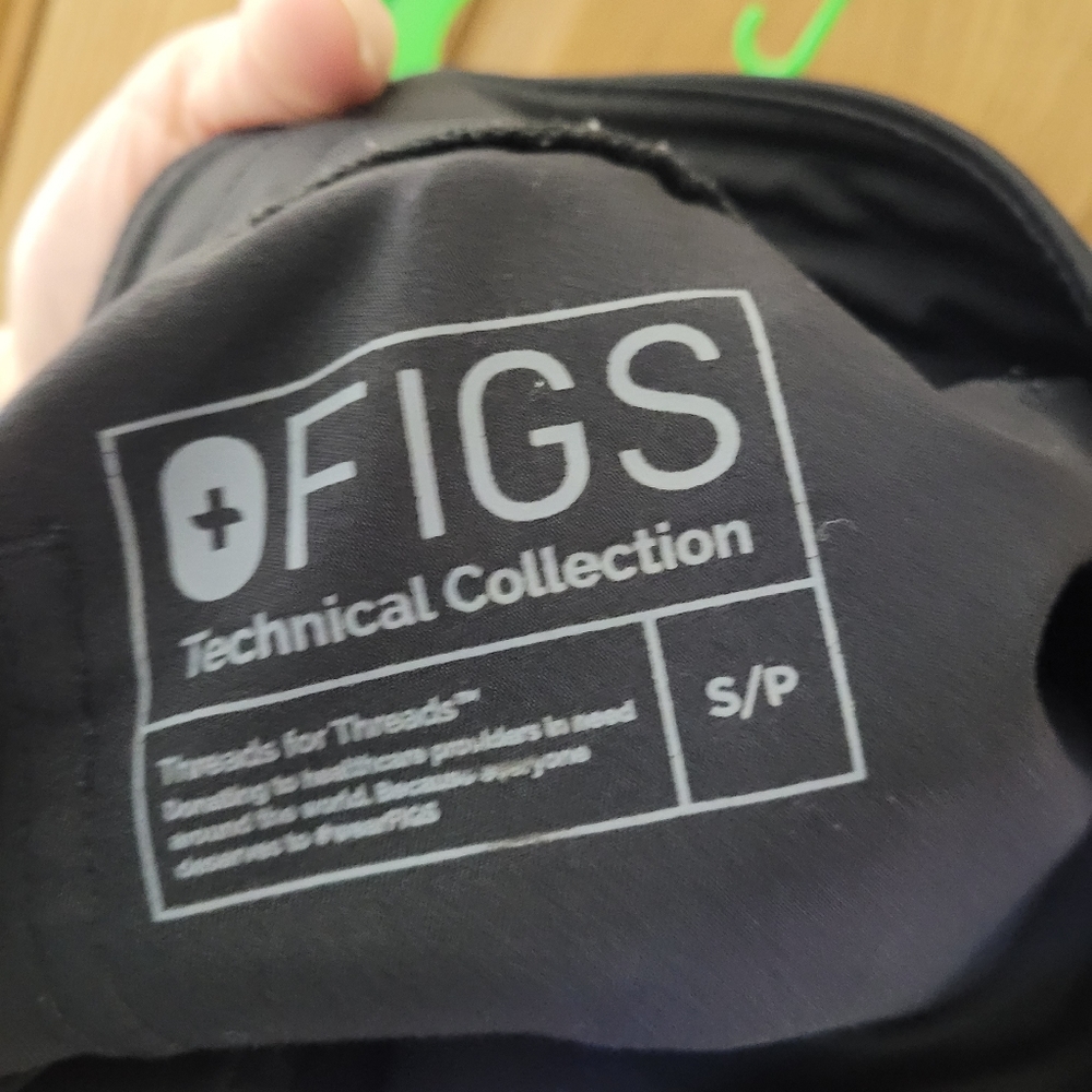 Figs scrubs